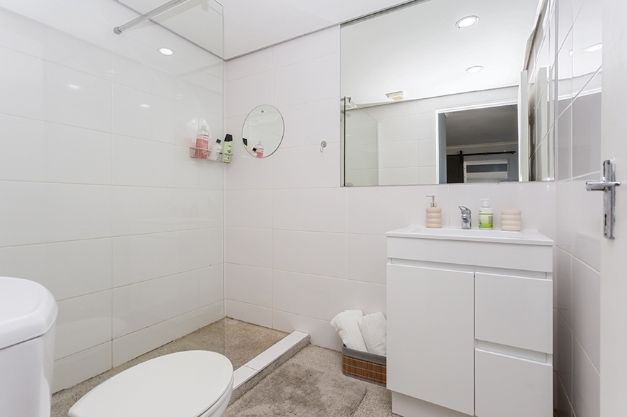 2 Bedroom Property for Sale in Bloubergstrand Western Cape
